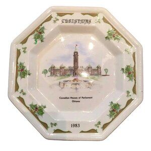 VTG Johnson Bros Christmas‎ Plate 1983 Canadian Houses Of Parliament Ottawa 7.5"